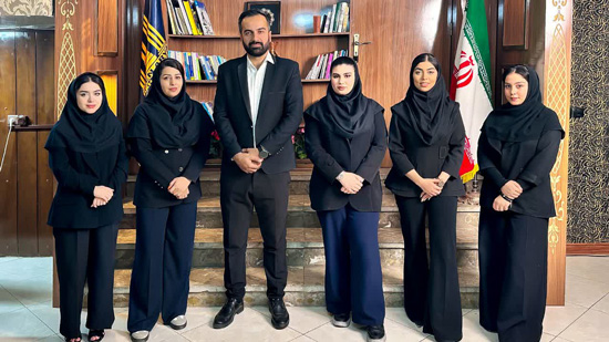 درباره ما 2 تیم ایمن آریا هخامنش تولید کننده ماشین آلات تولید پلاستیک